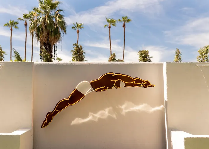 Dive Palm Springs Hotel