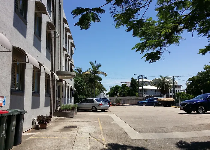 Hampton Court Apartments Brisbane