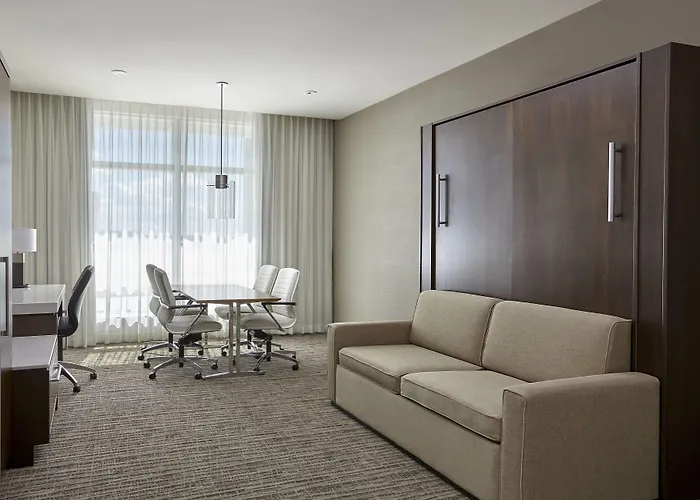 Calgary Airport Marriott In-Terminal Hotel