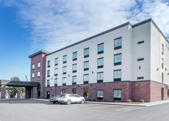 Cobblestone Hotel & Suites - Janesville