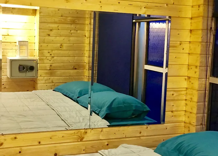 Blu Cabin Ari Stylish Gay Poshtel Bangkok