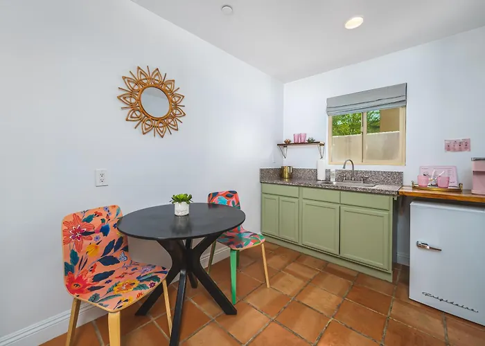 Fleur Noire Hotel - 21 And Over Palm Springs