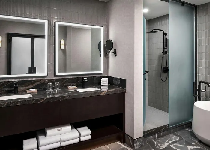 The Westin Harbour Castle, Toronto Hotel