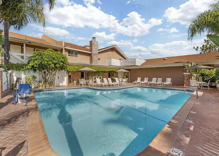 Best Western Plus Carriage Inn Los Angeles