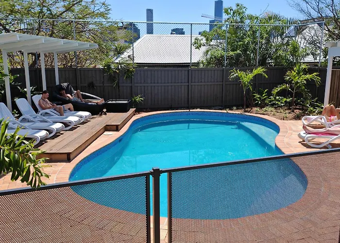 Somewhere To Stay Backpackers Brisbane