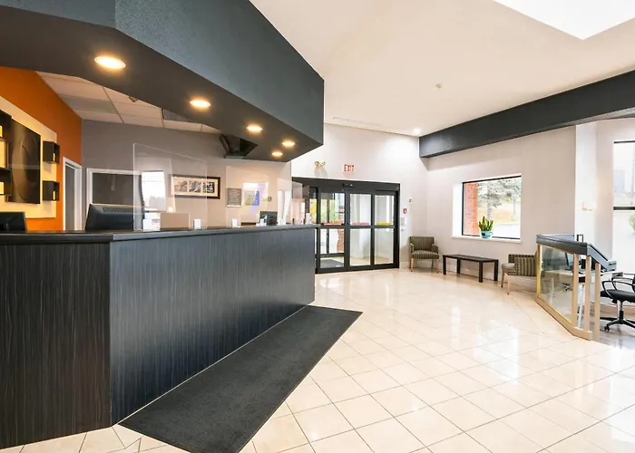 Comfort Hotel & Suites Peterborough
