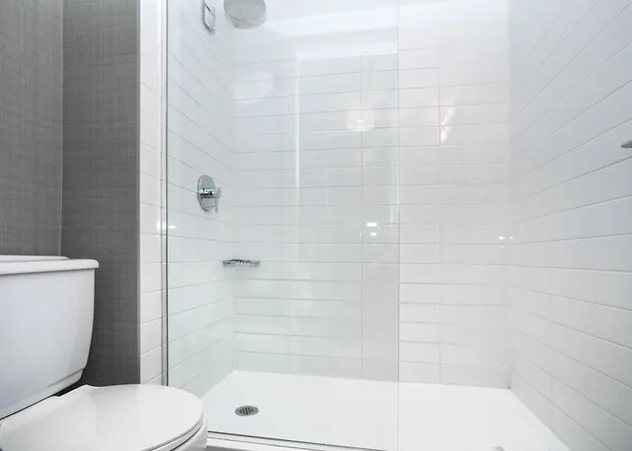 Sandman Hotel Vernon