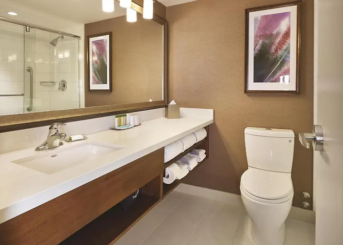 Doubletree By Hilton West Edmonton Hotel