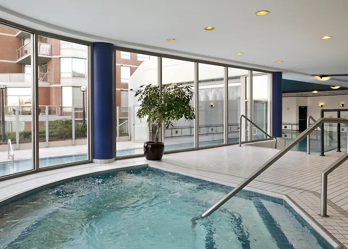 Coast Victoria Hotel & Marina By Apa