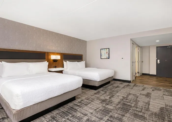 Hampton Inn & Suites By Hilton Windsor