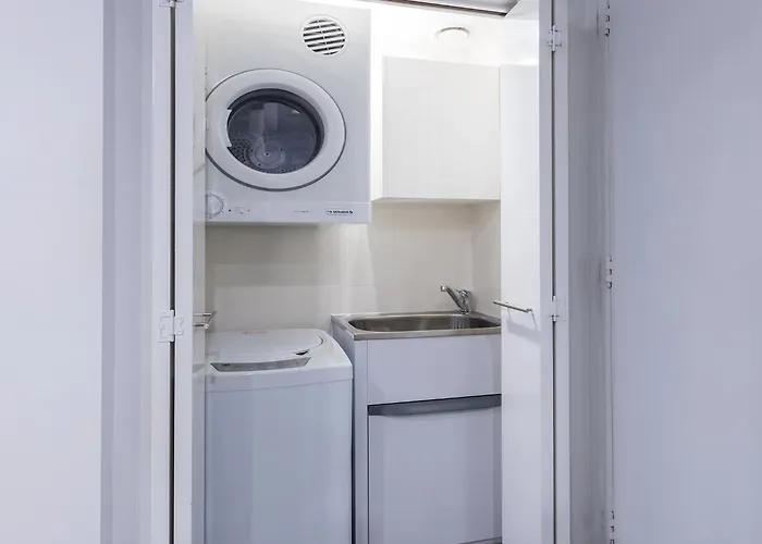 Meriton Suites Waterloo Sydney