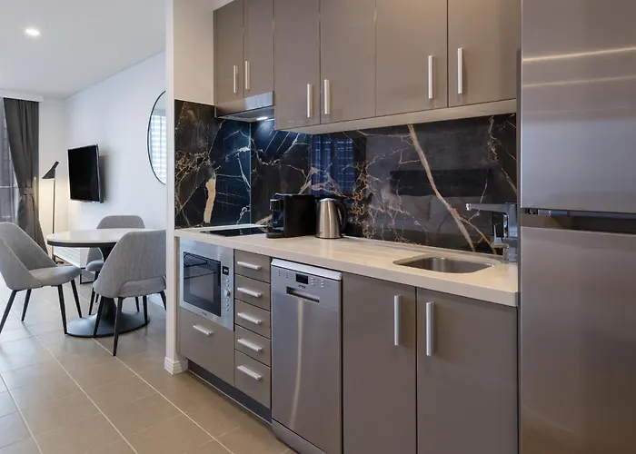 Meriton Suites Broadbeach Gold Coast