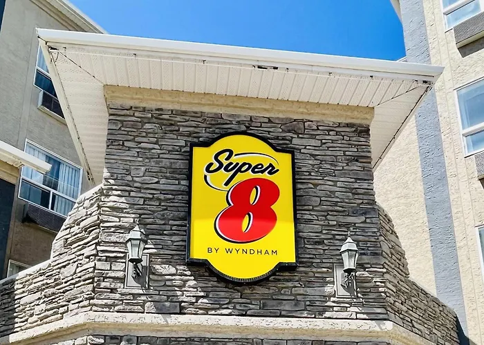 Super 8 By Wyndham Grande Prairie Hotel