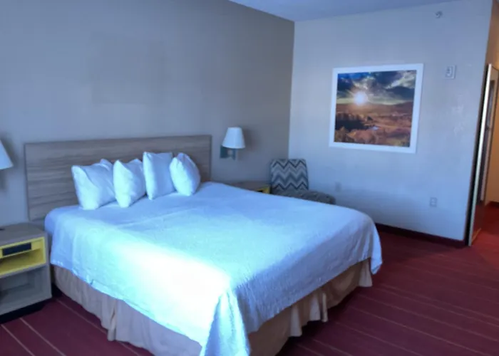 Days Inn By Wyndham Colorado Springs Airport