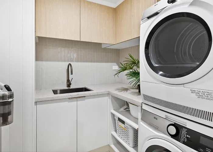 Hi Surf Beachfront Resort Apartments Official Site Gold Coast