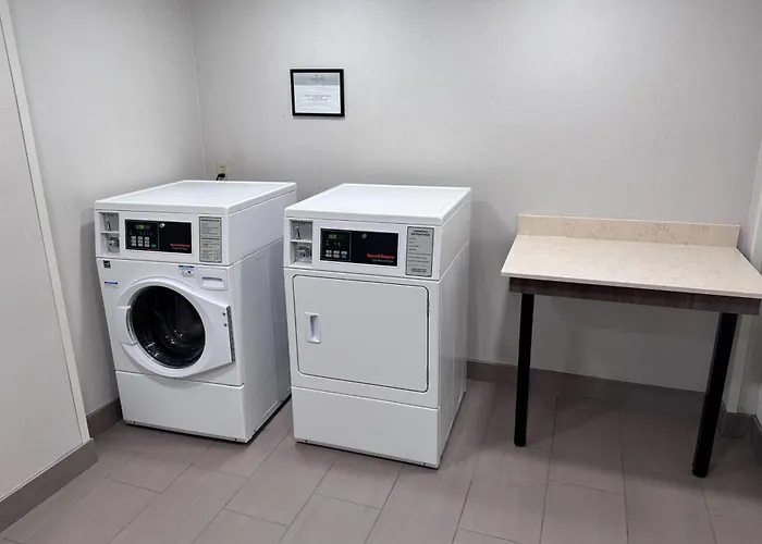 La Quinta Inn & Suites By Wyndham Asheville Downtown