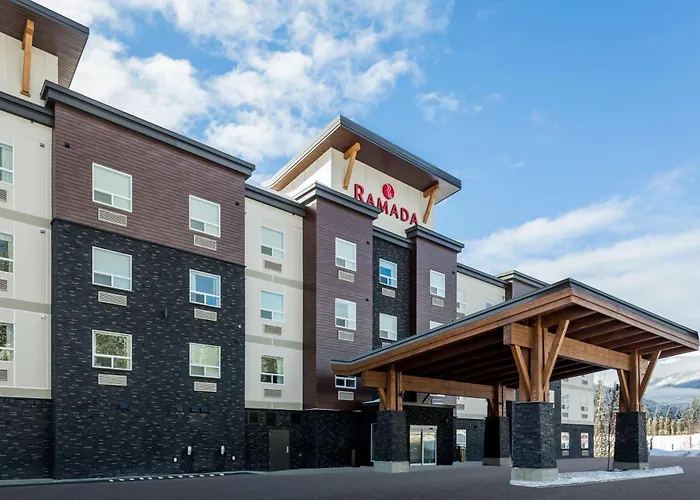 Ramada By Wyndham Revelstoke Hotel