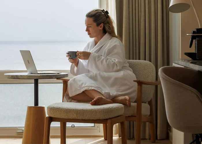 The Pearle Hotel & Spa, Autograph Collection Burlington