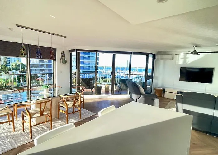 Broadwater Shores Waterfront Apartments Gold Coast