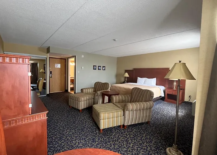 Quality Inn & Suites Bay Front Sault Ste. Marie