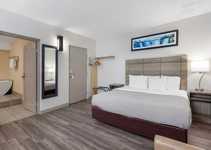 Quality Inn & Suites Niagara Falls