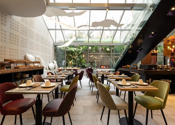Hotel B55 Paris