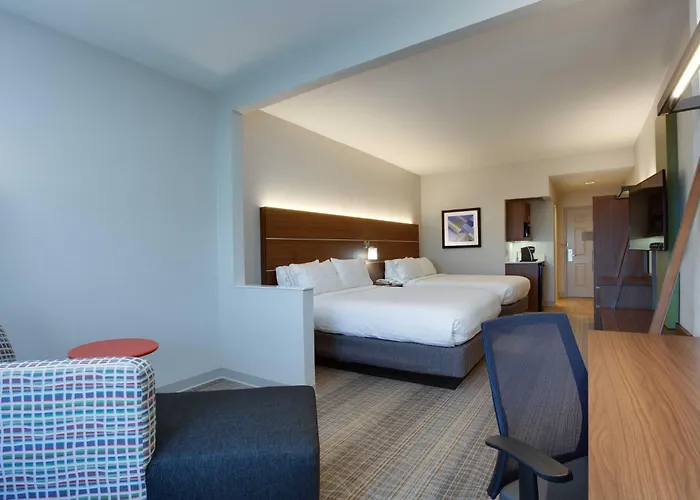 Holiday Inn Express & Suites Orlando International Airport By Ihg