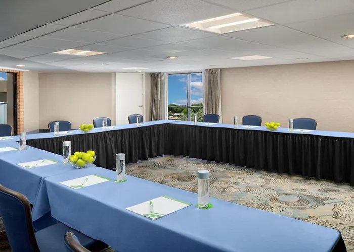 Holiday Inn And Suites Phoenix Airport North By Ihg