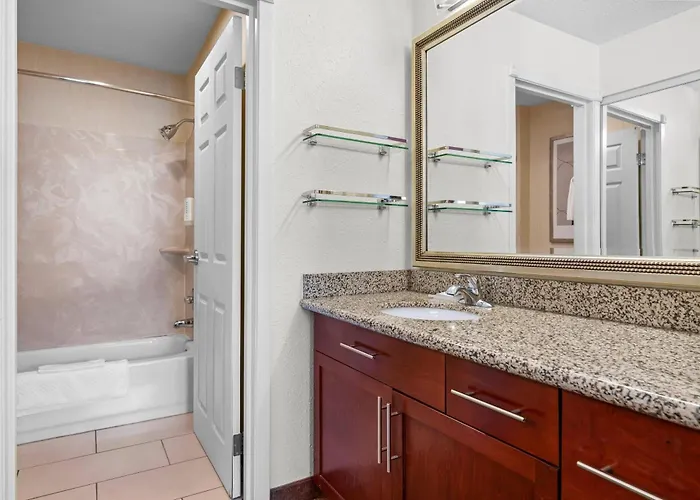Mainstay Suites Appleton Airport - Fox River Mall Area