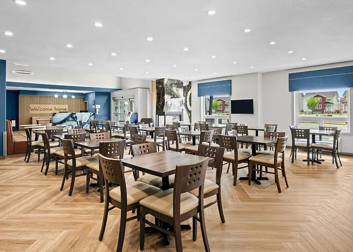 Home Inn & Suites Regina Airport