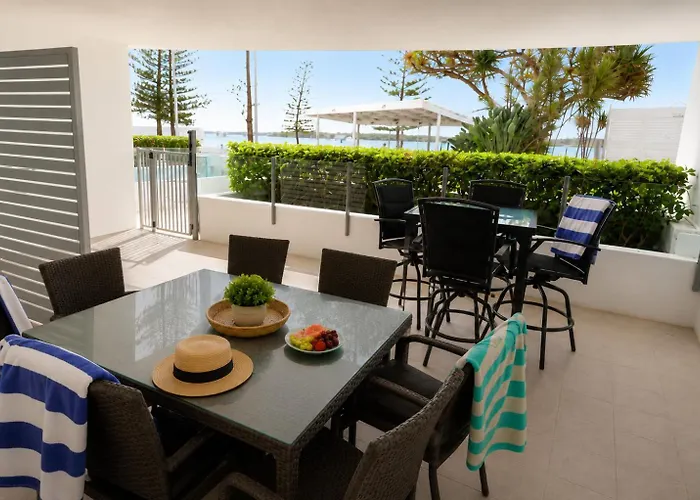 Silvershore Apartments On The Broadwater Gold Coast