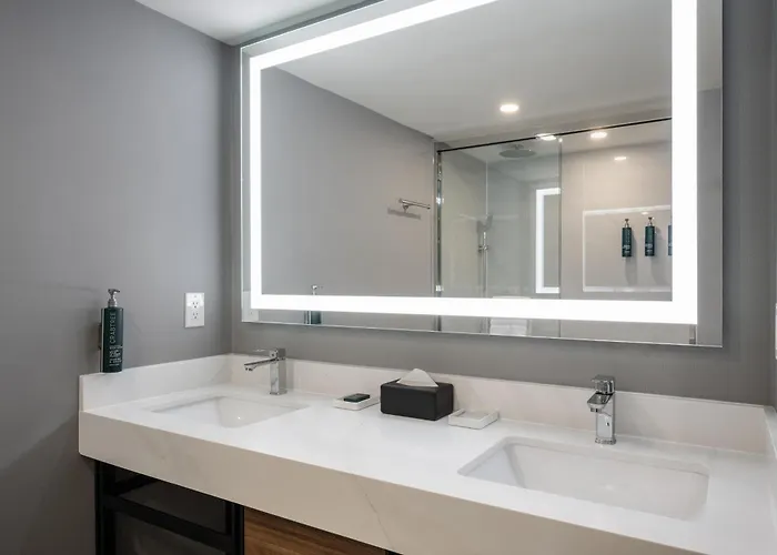 Hilton Winnipeg Airport Suites