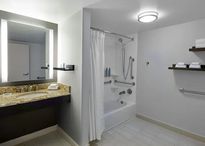 Courtyard By Marriott Calgary Airport Hotel