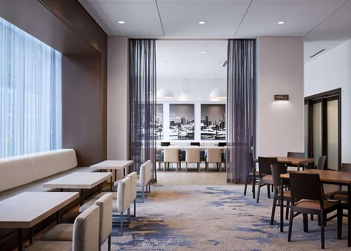 Hampton Inn Chicago West Loop Fulton Market Area