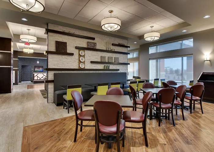 Drury Inn & Suites Cleveland Beachwood