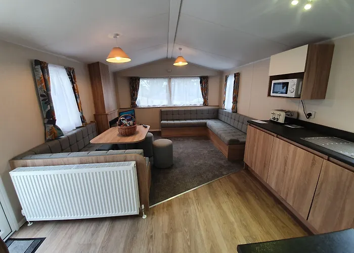 3 Bedroom Caravan, Sleeps 8, At Parkdean Newquay Holiday Park