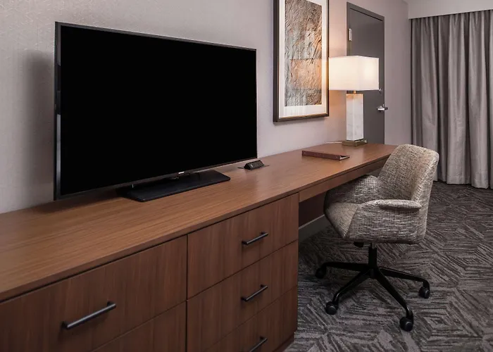 Doubletree By Hilton Lafayette East Hotel