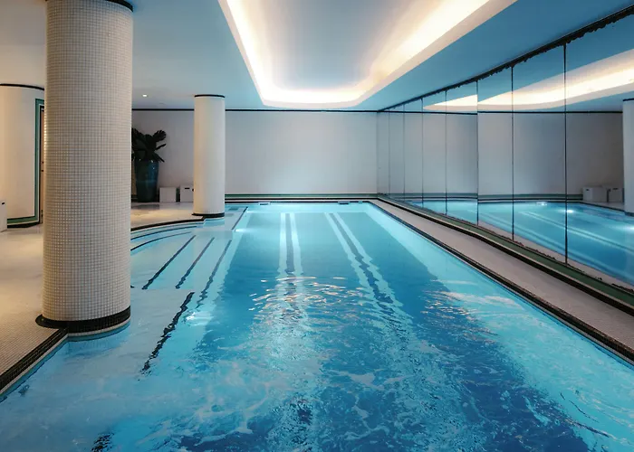 Hotel Eiffel Blomet Paris