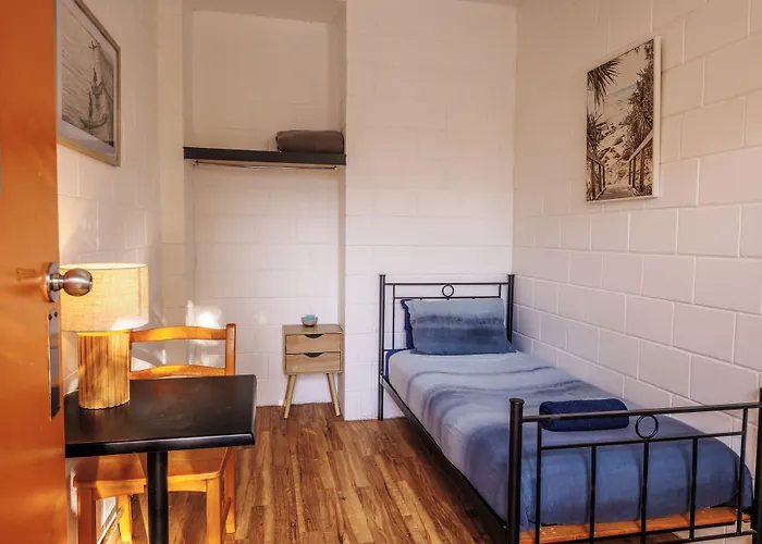 Yha Coolangatta Gold Coast Hostel