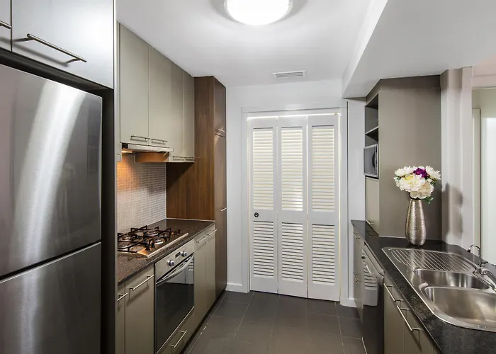 Oaks Brisbane Mews Suites