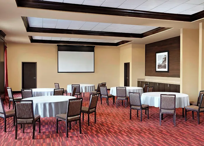 Four Points By Sheraton Edmonton Gateway