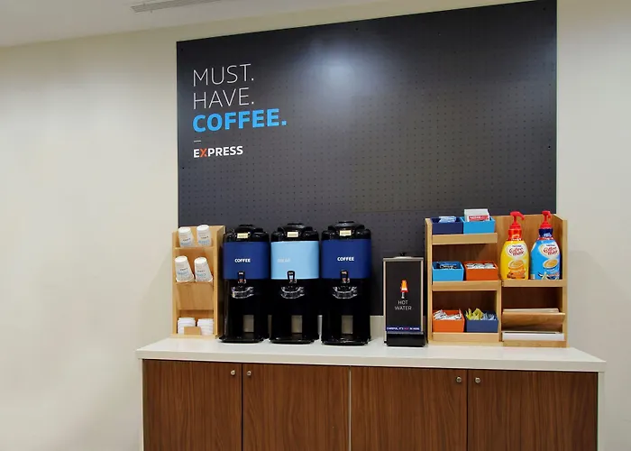 Holiday Inn Express & Suites Northeast By Ihg York