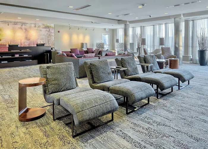 Courtyard By Marriott York Hotel