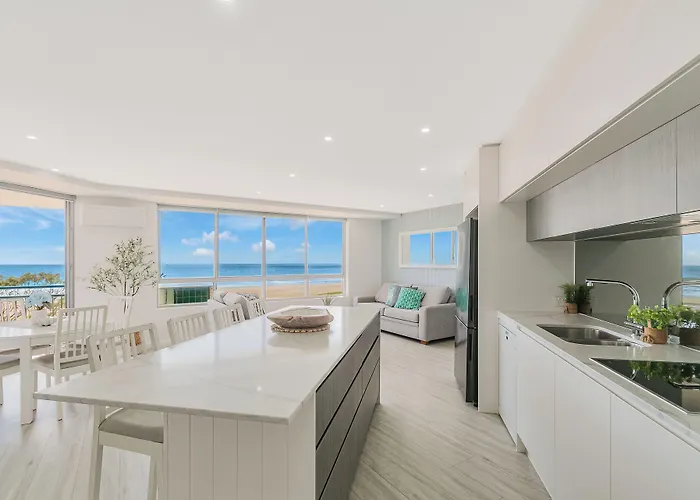 Oceanside Resort - Absolute Beachfront Apartments Gold Coast
