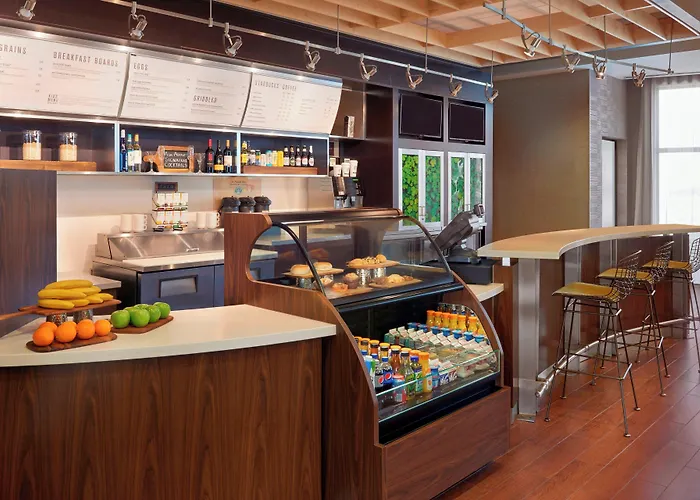 Courtyard By Marriott Kingston Highway 401 Hotel