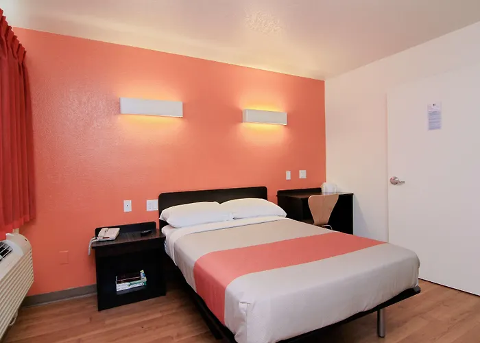Motel 6 Old Town Scottsdale Fashion Square