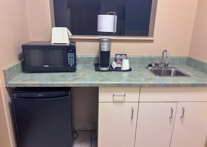 Super 8 By Wyndham Edmonton South Hotel