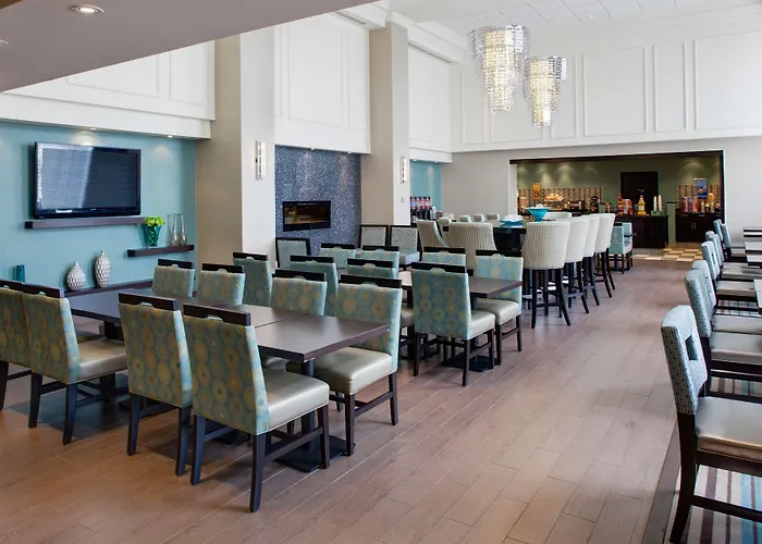 Hampton Inn & Suites By Hilton Toronto Airport Mississauga
