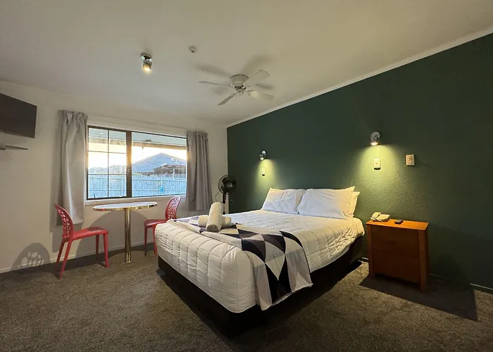 Oakwood Manor Motor Lodge Auckland