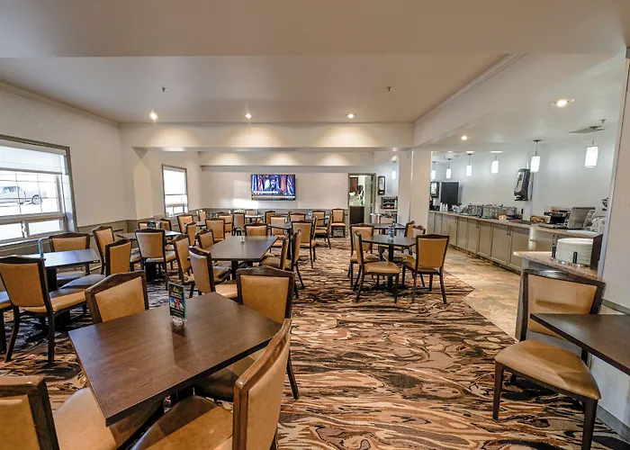 Service Plus Inns And Suites Grande Prairie